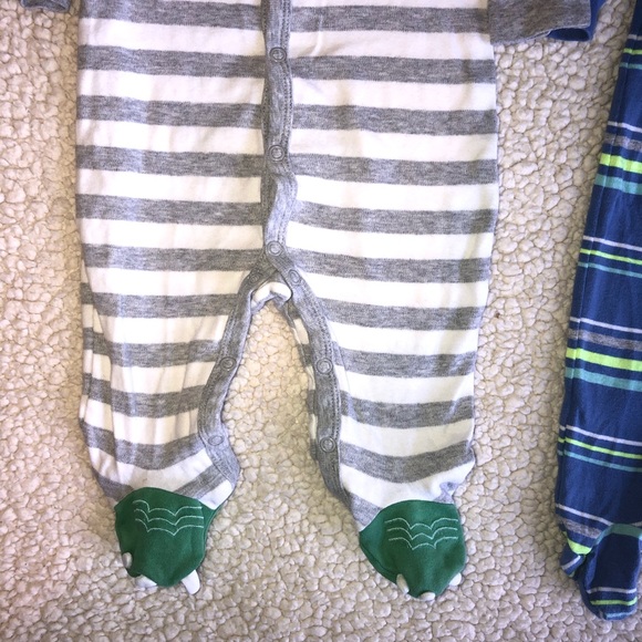 Set of Two Carter’s Baby Footed Pijamas - Picture 3 of 7